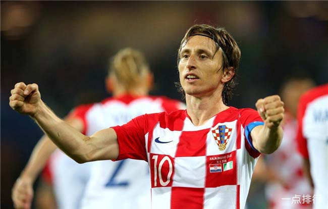 中国澳门球员：澳门联赛球员平均每场收入约445-890元人民币