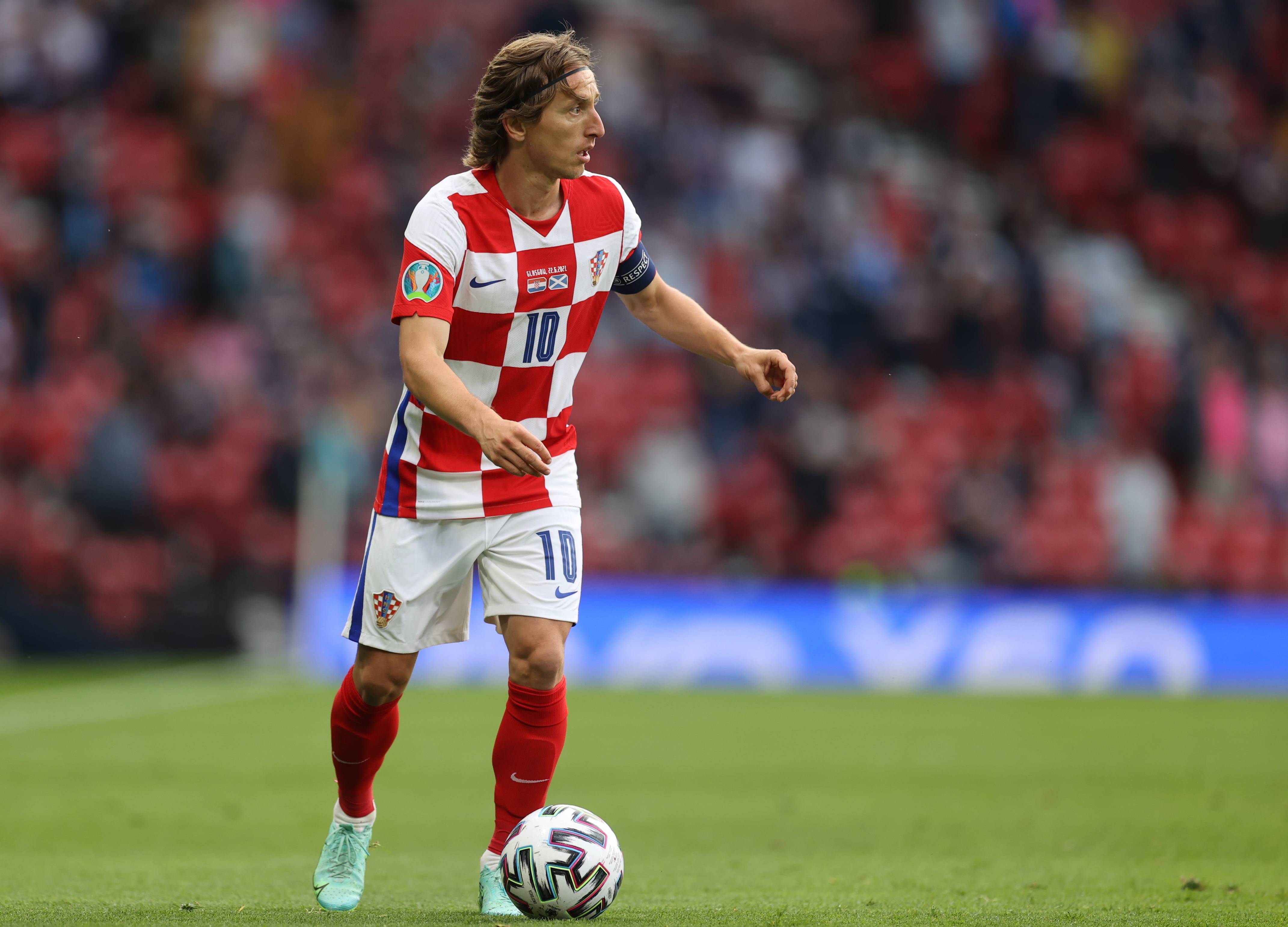 博主：利物浦考虑让杰拉德任临时主帅，同时也看好纳格尔斯曼