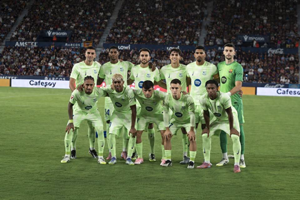 中场核心连续送出致命直塞