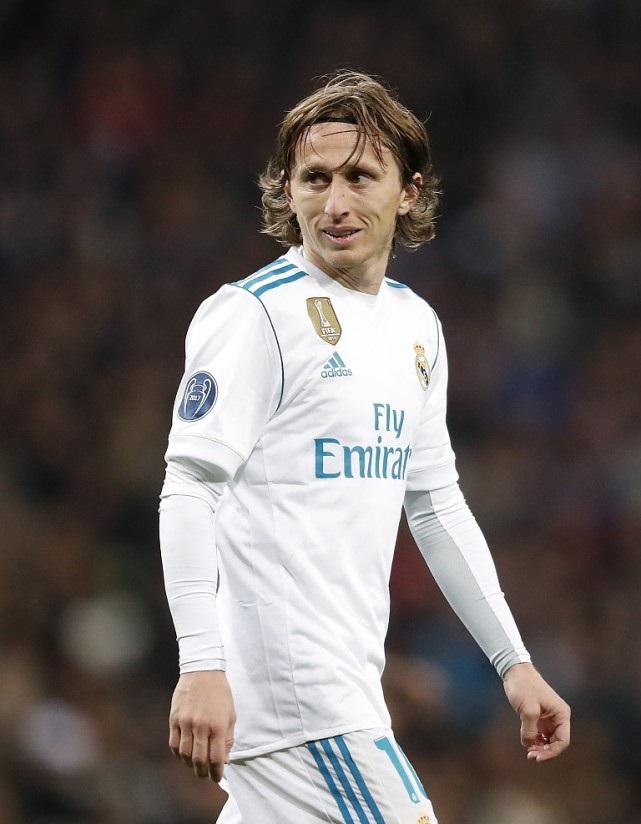 尤文vs乌迪内斯：伊尔迪兹、乔纳森-戴维首发，麦肯尼出战